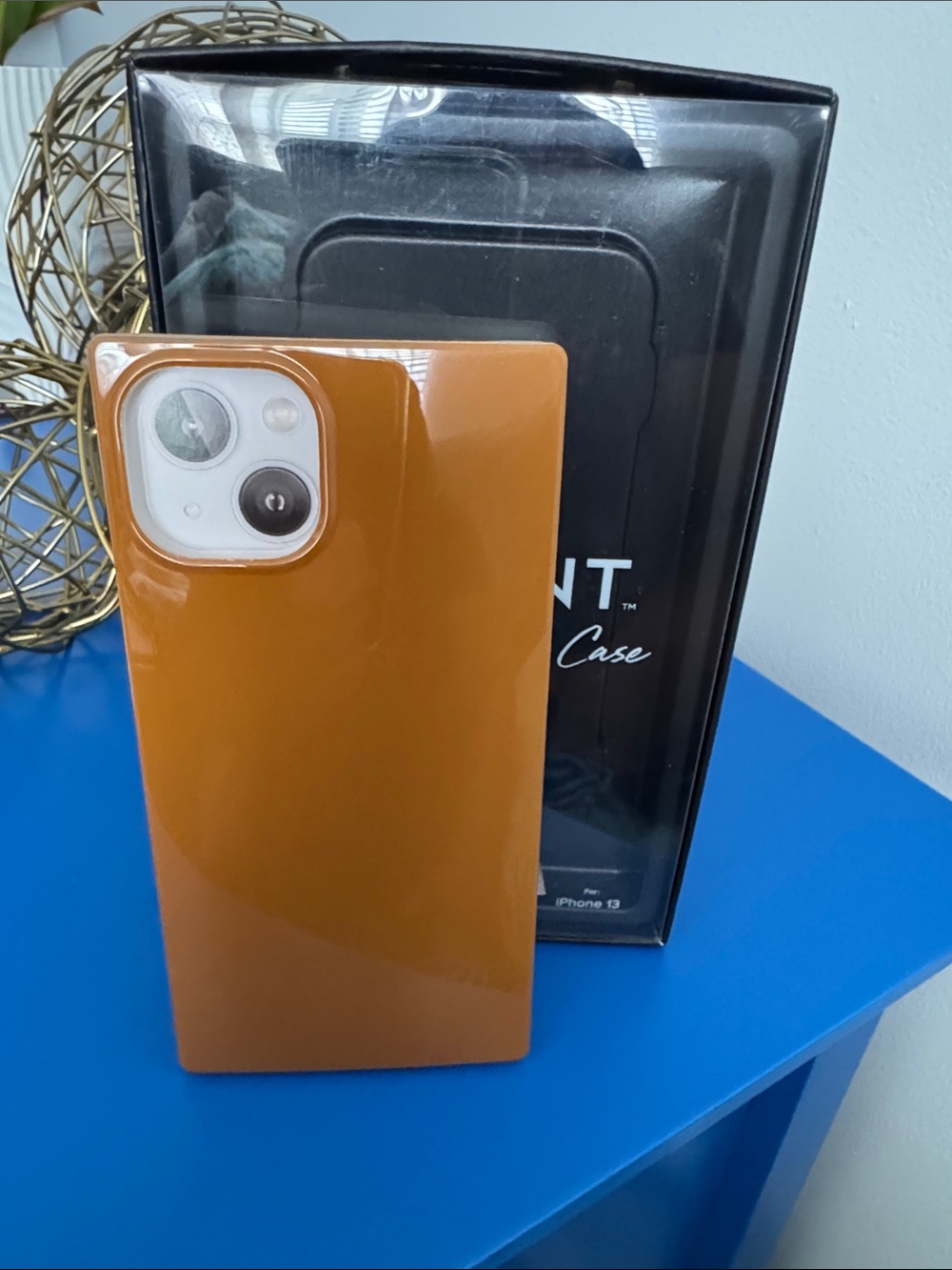 Flaunt Square Brown iPhone 13 Case